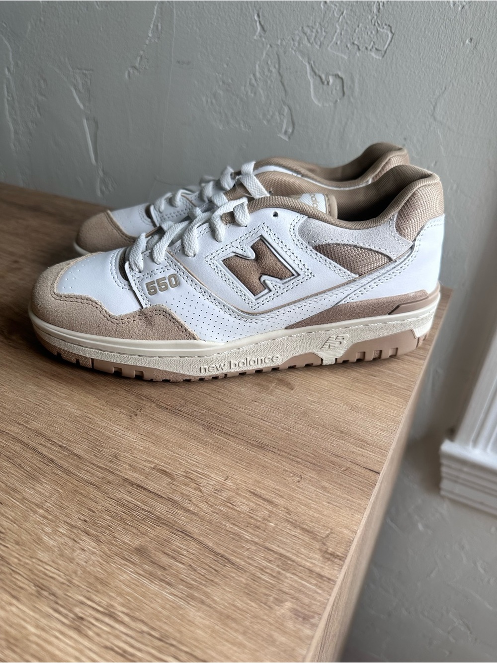 New Balance Men's 550 Low-Top Sneakers in White and Beige
